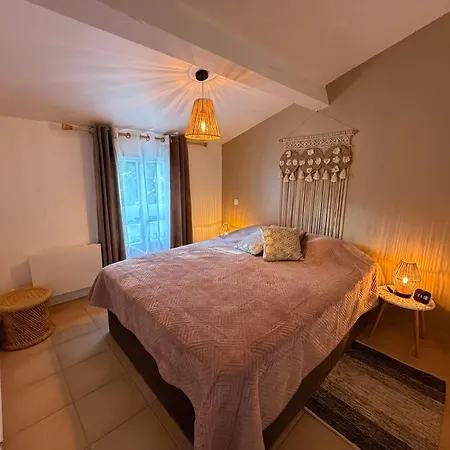 La Maison Du Bonheur 2 Ch 65m2 - Patio Et Jardin - - Locsweethome Сasa de vacaciones *